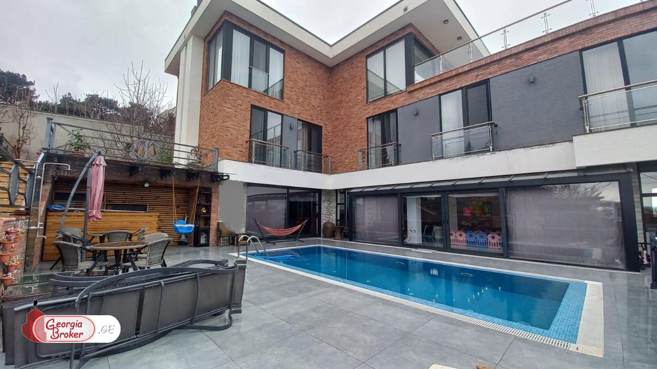 იყიდება ახალი გარემონტებული უნივერსალური ფართი ქოშიგორაზე